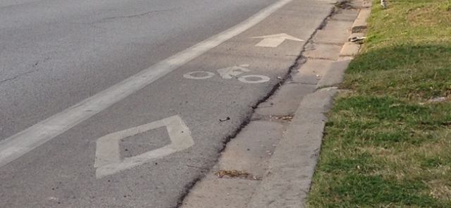 Narrow bike lane in Houston, TX